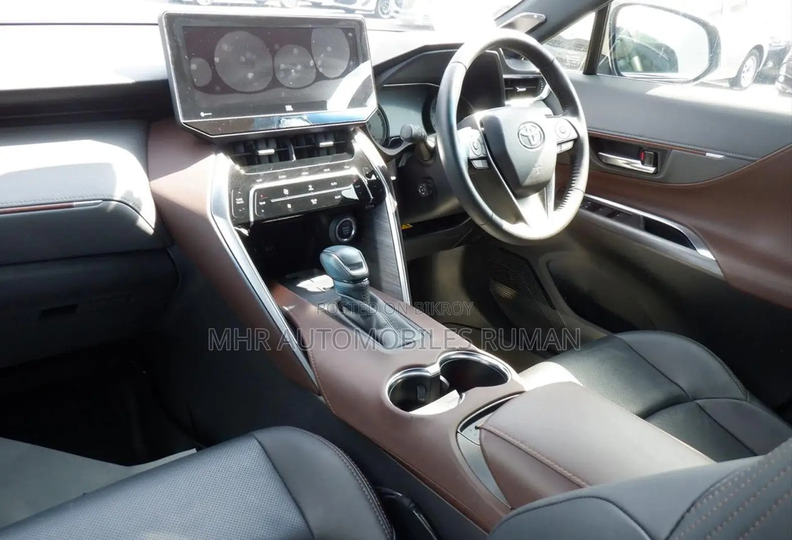 Toyota Harrier 2.0 2021 Black