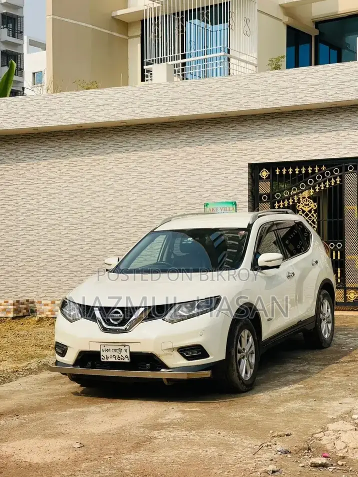 নিসান এক্স-ট্রেইল ২.০ হাইব্রিড ফ্রন্ট-হুইল ড্রাইভ ২০১৫ পার্ল