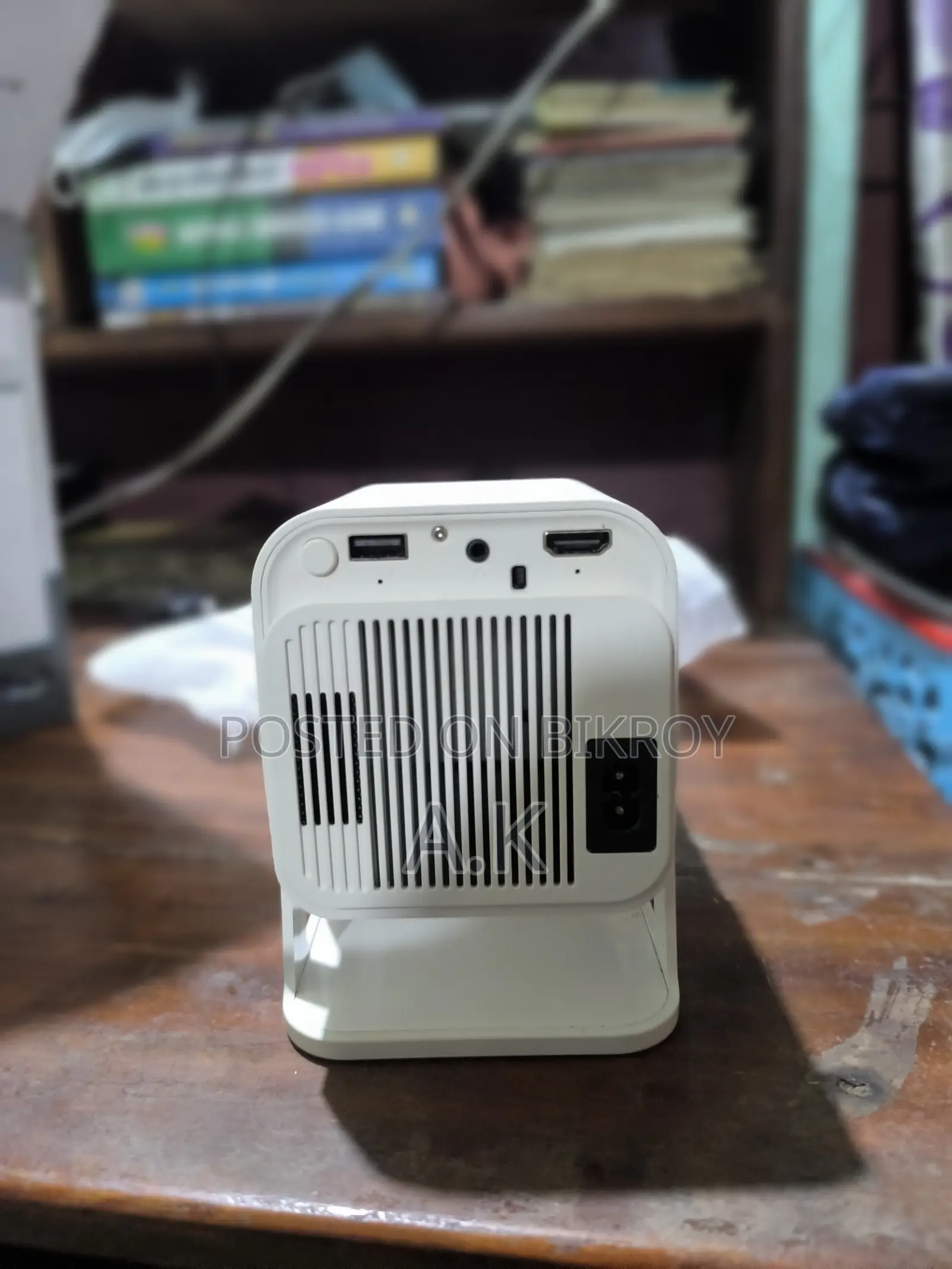 MAGCUBIC-HY320 WhaleOS Smart Projector 1080P – Excellent Condition
