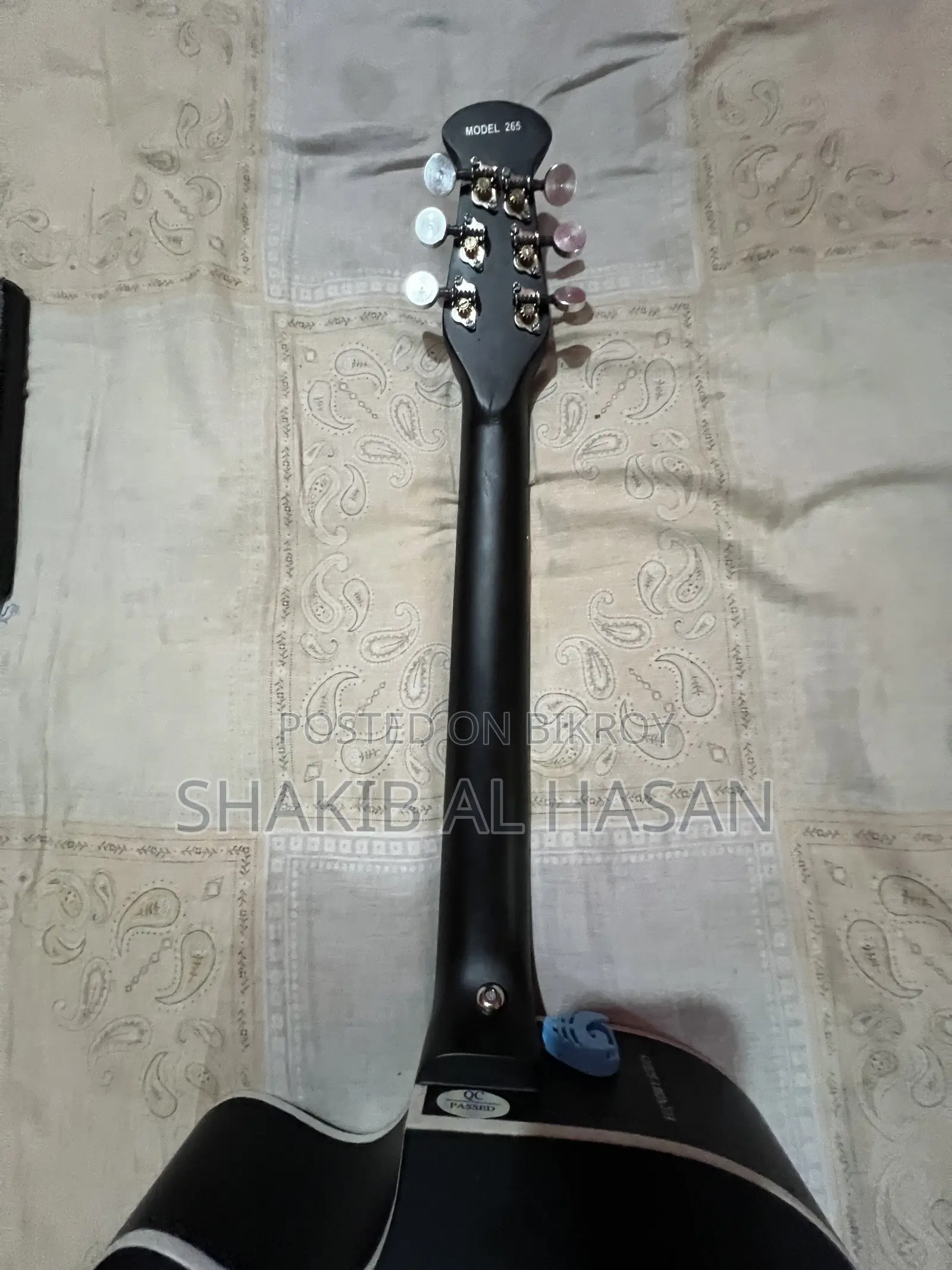 সম্পূর্ণ প্রিমিয়াম এক্সেসরিজ কম্বো সহ সিগনেচার ইন্ডিয়ান অ্যাকোস্টিক গিটার