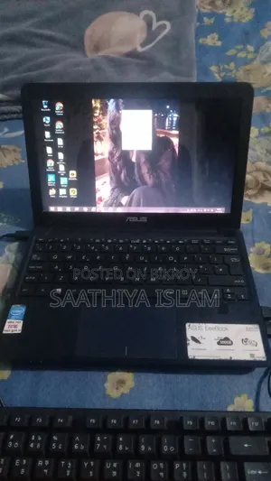 Laptop Asus EeeBook X205TA 2GB Intel Celeron SSD 40GB
