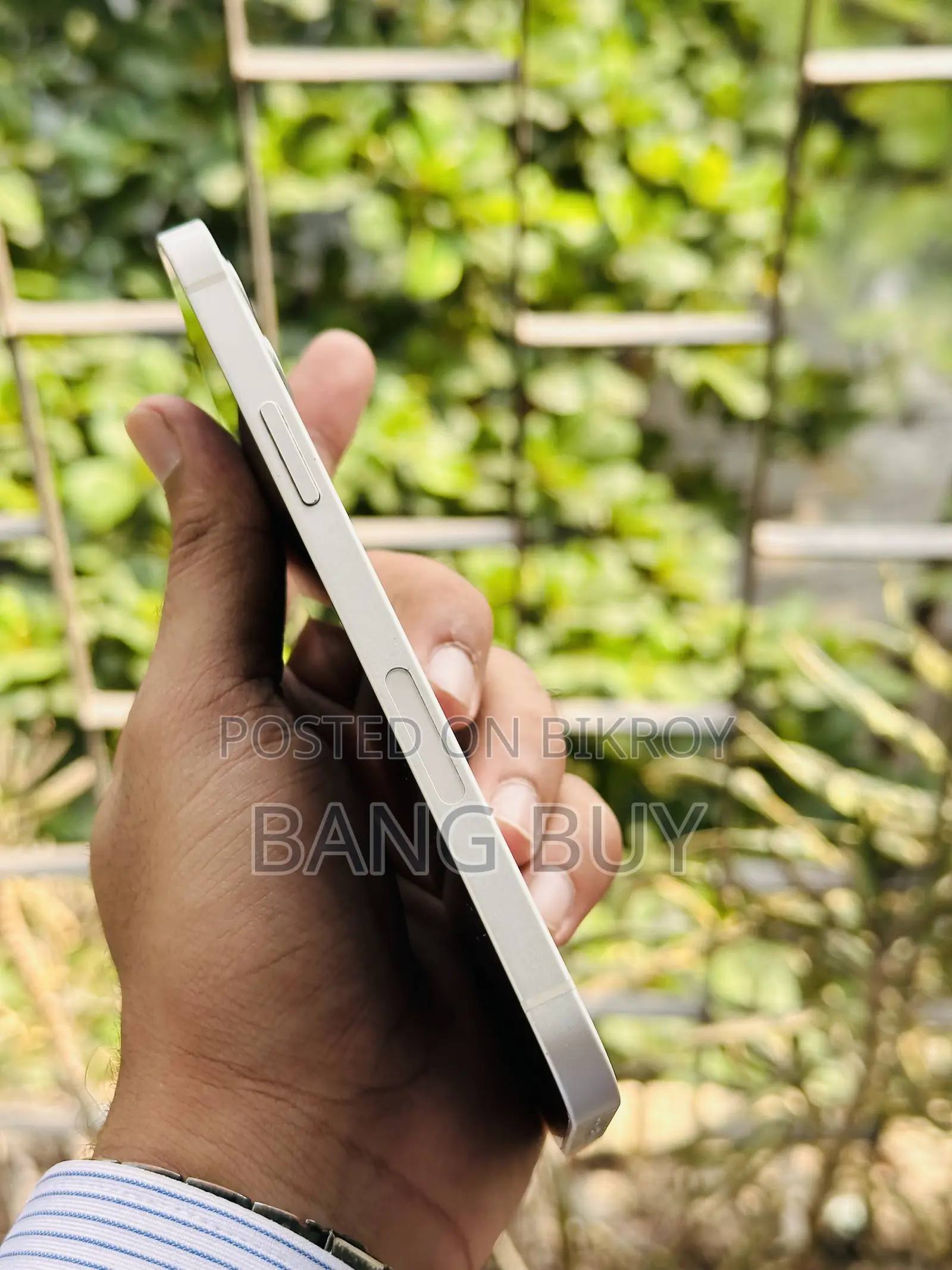 অ্যাপল আইফোন ১২ ৬৪ জিবি সাদা