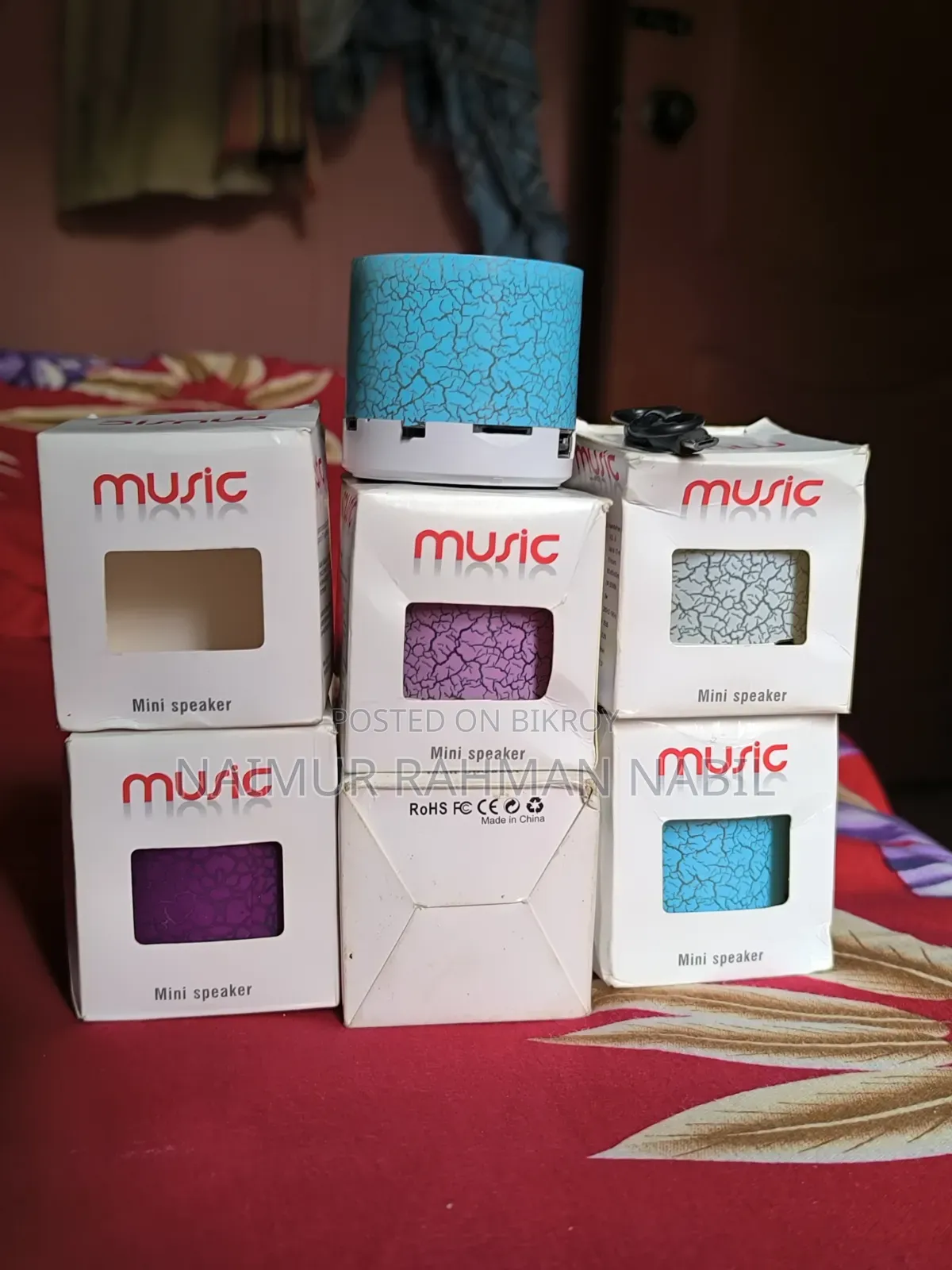 (Music) Mini Speaker Brand Sound System. Smooth Sound and Beat.