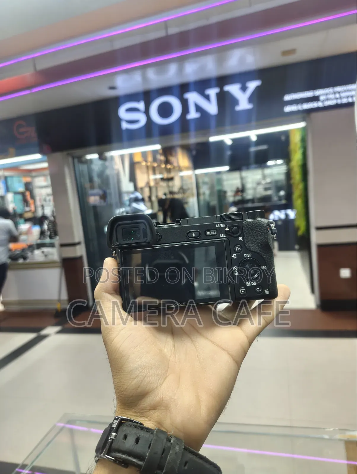 Sony Alpha A6300 With 16-50mm Kit Lens