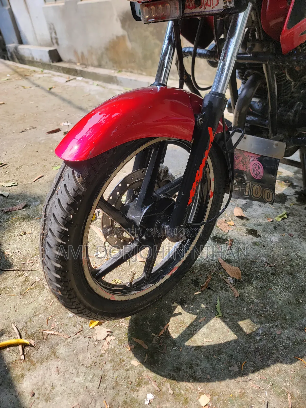 বাজাজ পালসার ১৫০ ২০১০ লাল