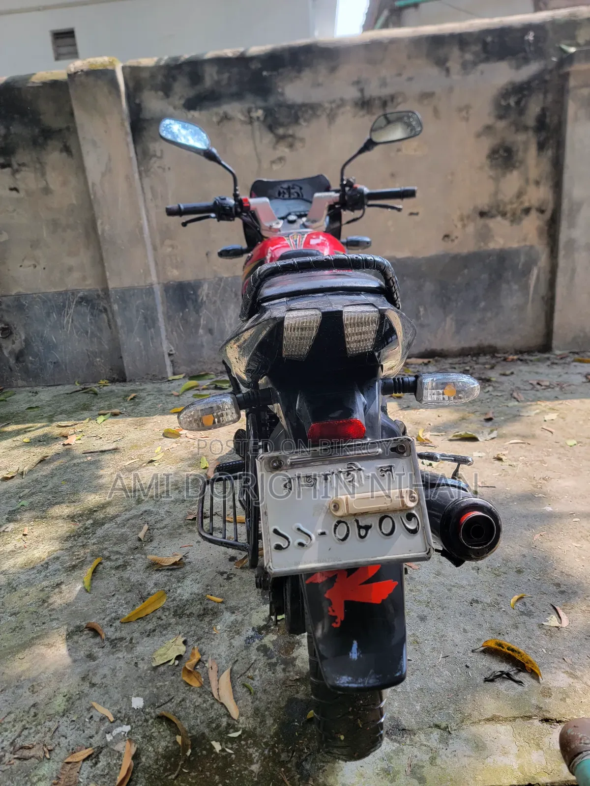 বাজাজ পালসার ১৫০ ২০১০ লাল