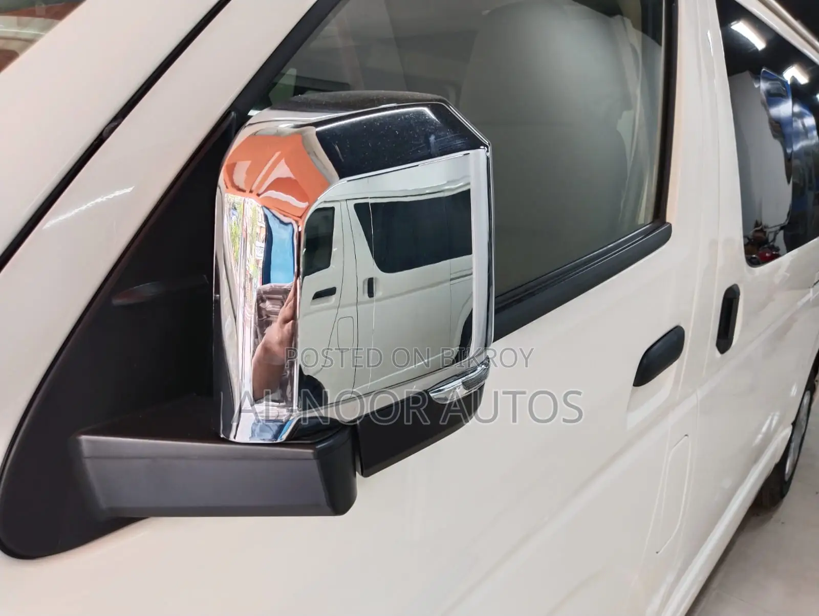Toyota HiAce 2021 White