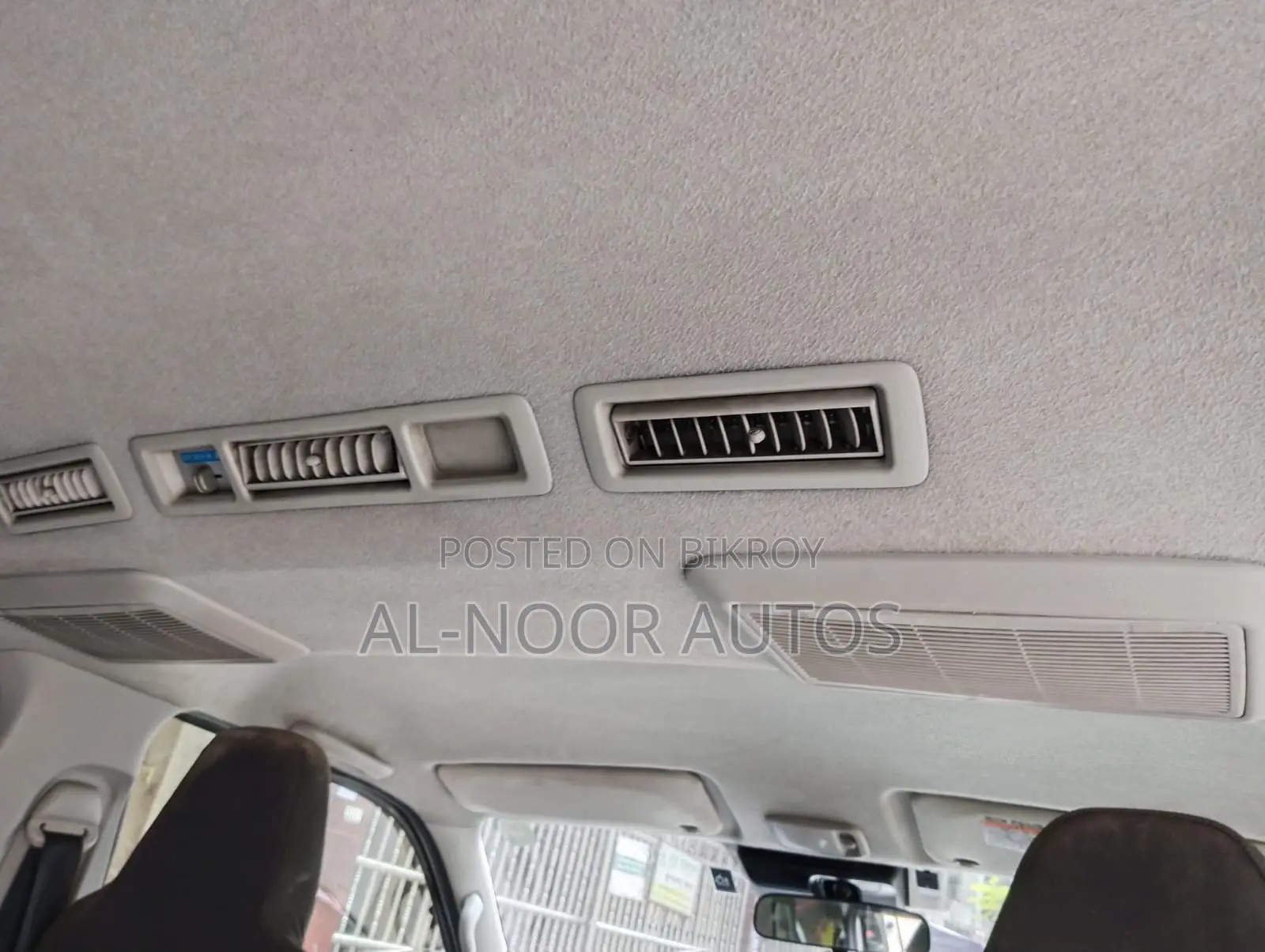 Toyota HiAce 2021 White