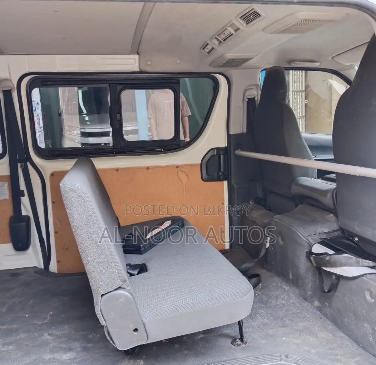 Toyota HiAce 2021 White