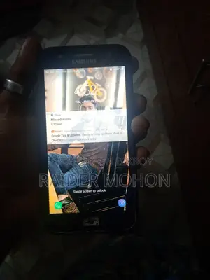 Samsung Galaxy J5 8 GB Black