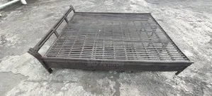 খাট ৫ ফুট বাই ৬ ফুট