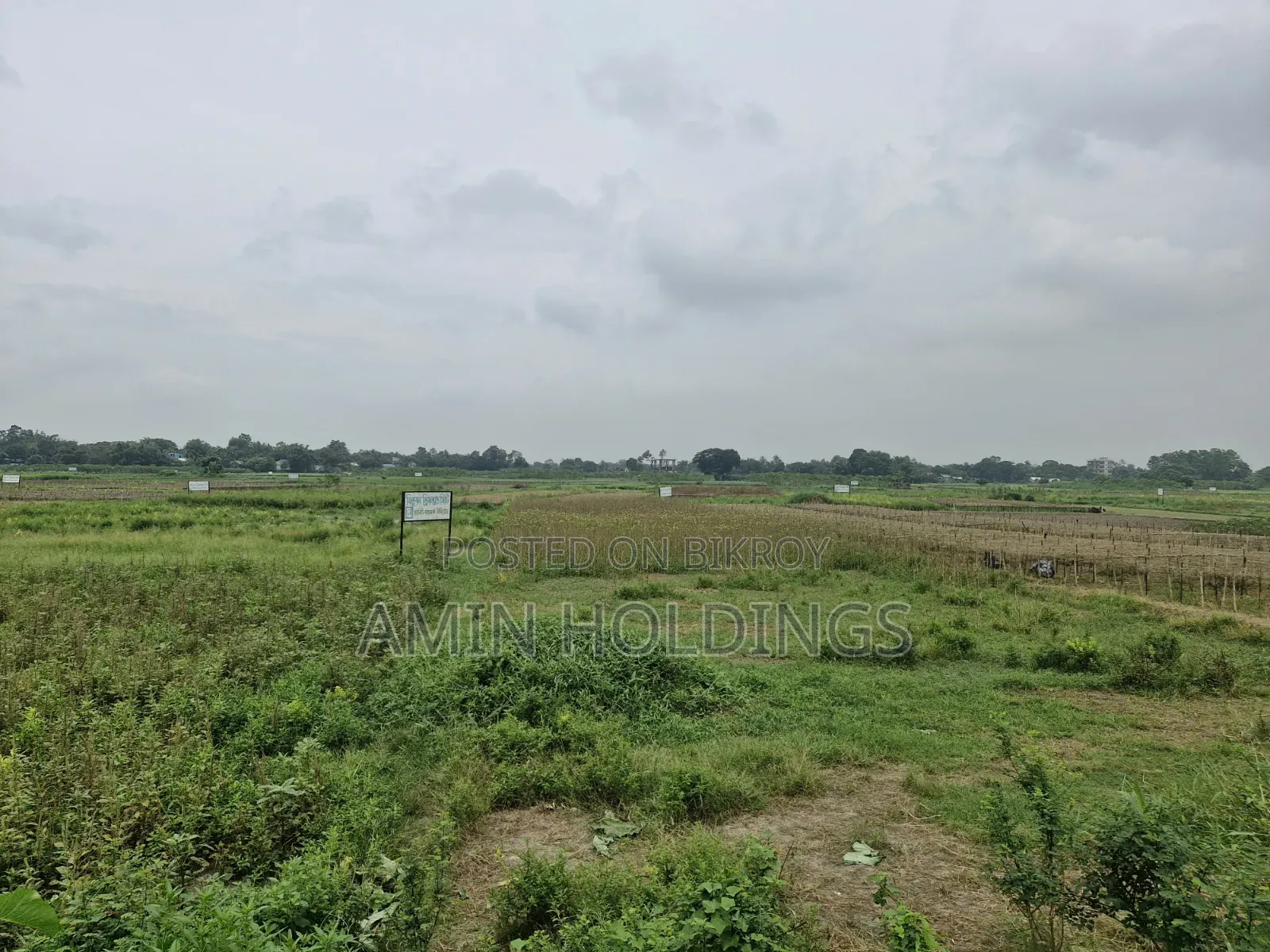 Four storeyed house for sale on 15 katha of land in Gulshan road no 135.