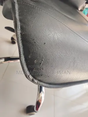 লেদার চেয়ার