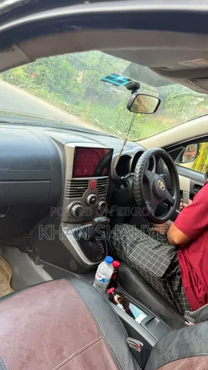 টয়োটা রাশ ১.৫ এডব্লিউডি ২০০৬ কালো