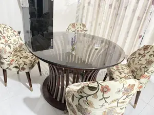 Dining Table For Sale. Only 1 Year Used.