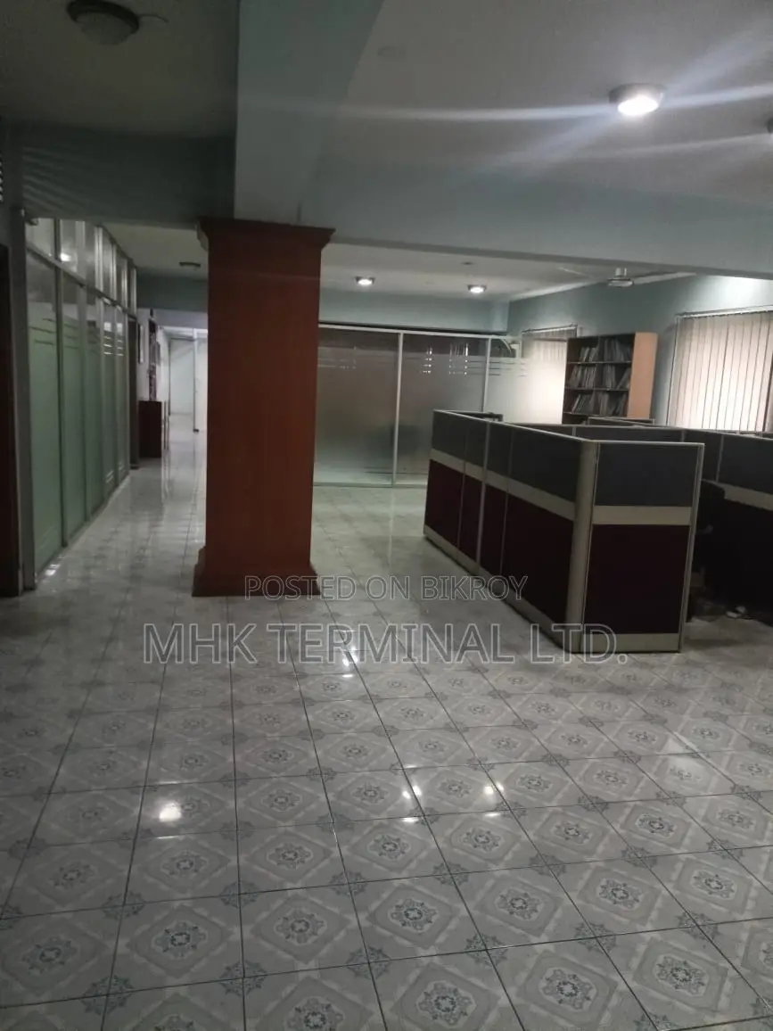 ৭ম তলায় প্রধান কর্পোরেট অফিস।