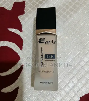 Everly Beauty Pure Matte Foundation ; Natural