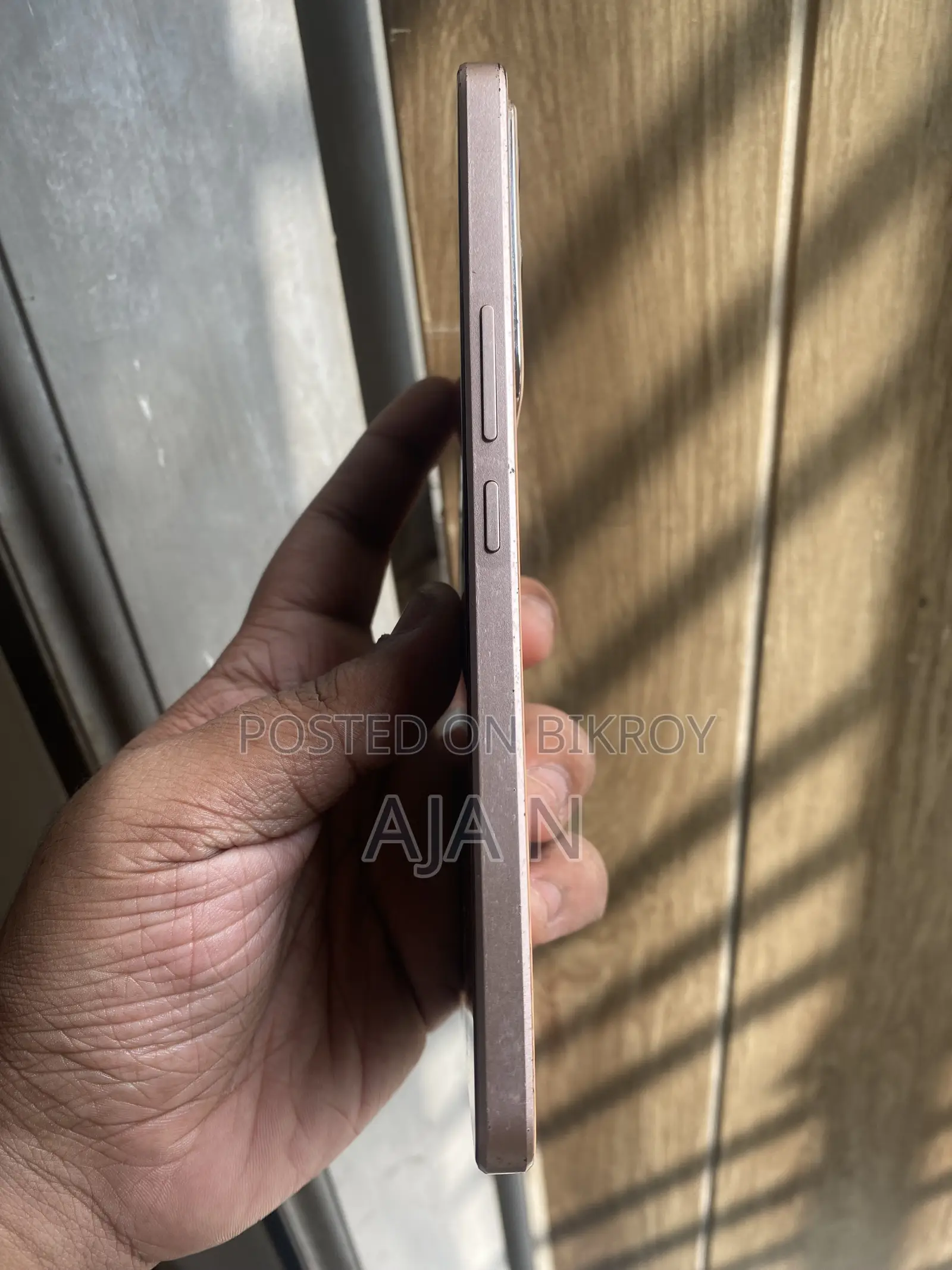 ভিভো ভি২৯ই ৫জি ২৫৬ জিবি গোল্ড