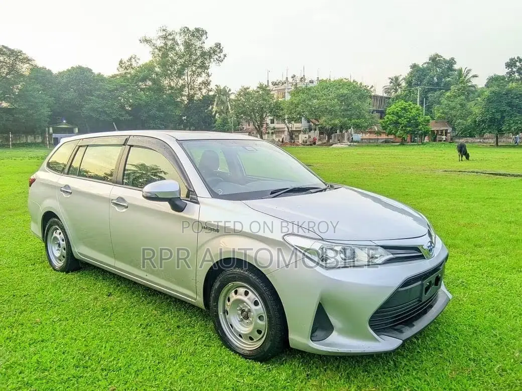 টয়োটা করোল্লা ফিল্ডার ১.৫ হাইব্রিড এফডব্লিউডি ২০১৮ সিলভার