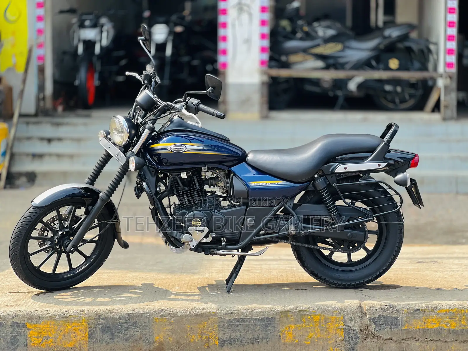বাজাজ এভেঞ্জার ১৫০ স্ট্রিট ২০১৯ নীল