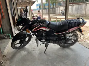 টিভিএস মেট্রো ২০১৬ কালো
