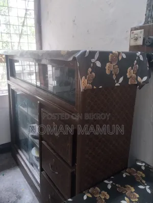 ওয়ারড্রব এবং ড্রেসিং টেবিল