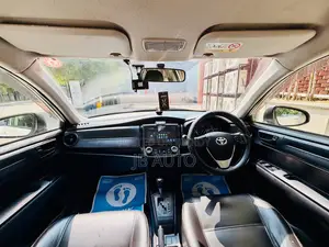 টয়োটা এক্সিও ২০১৫ পার্ল