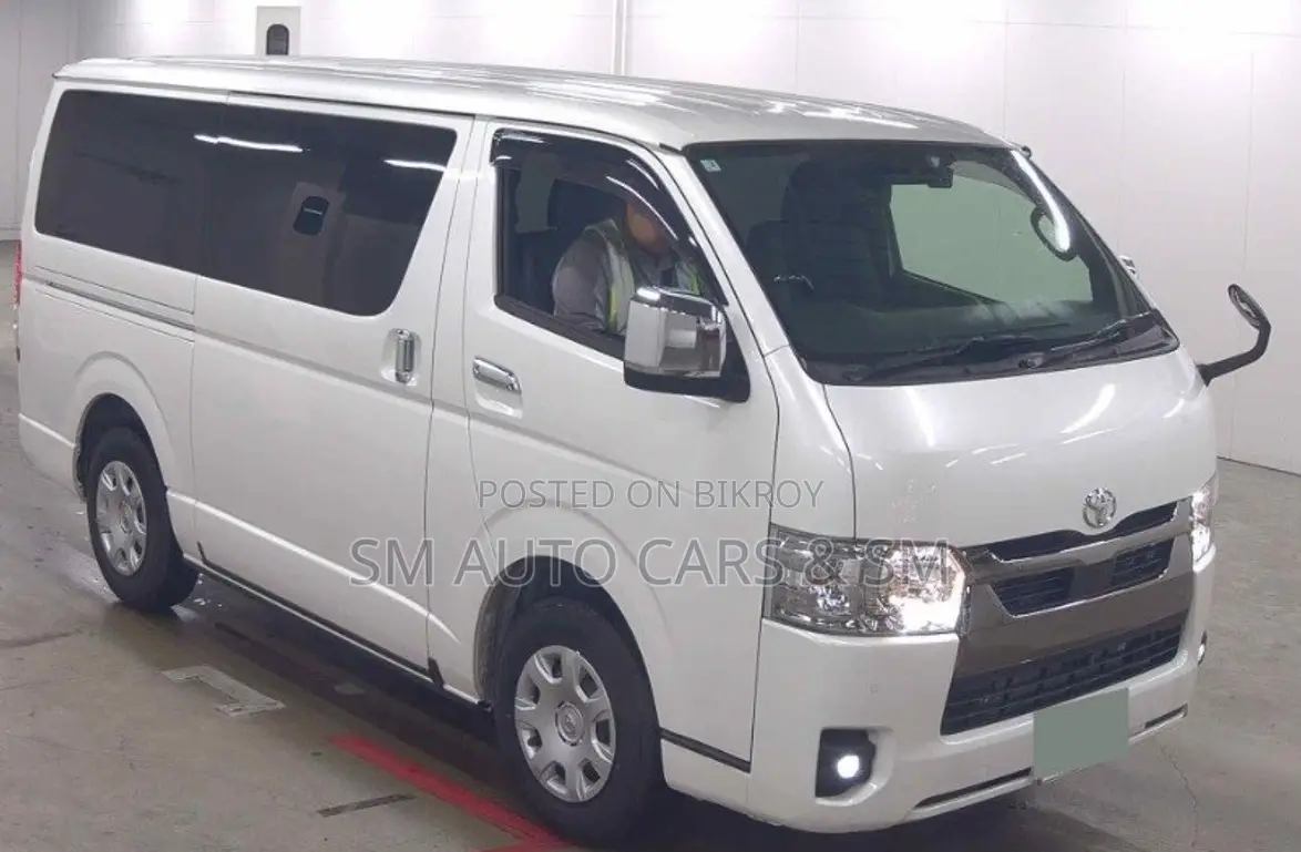 Toyota HiAce 2023 White