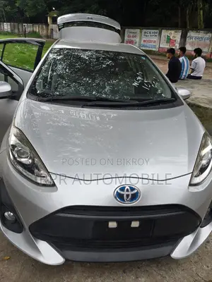Toyota Aqua 2018 Silver