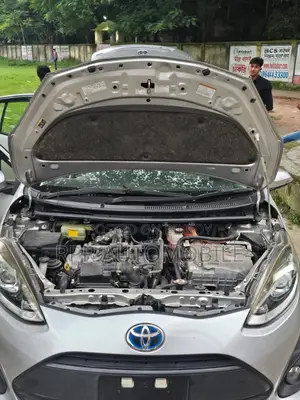 Toyota Aqua 2018 Silver