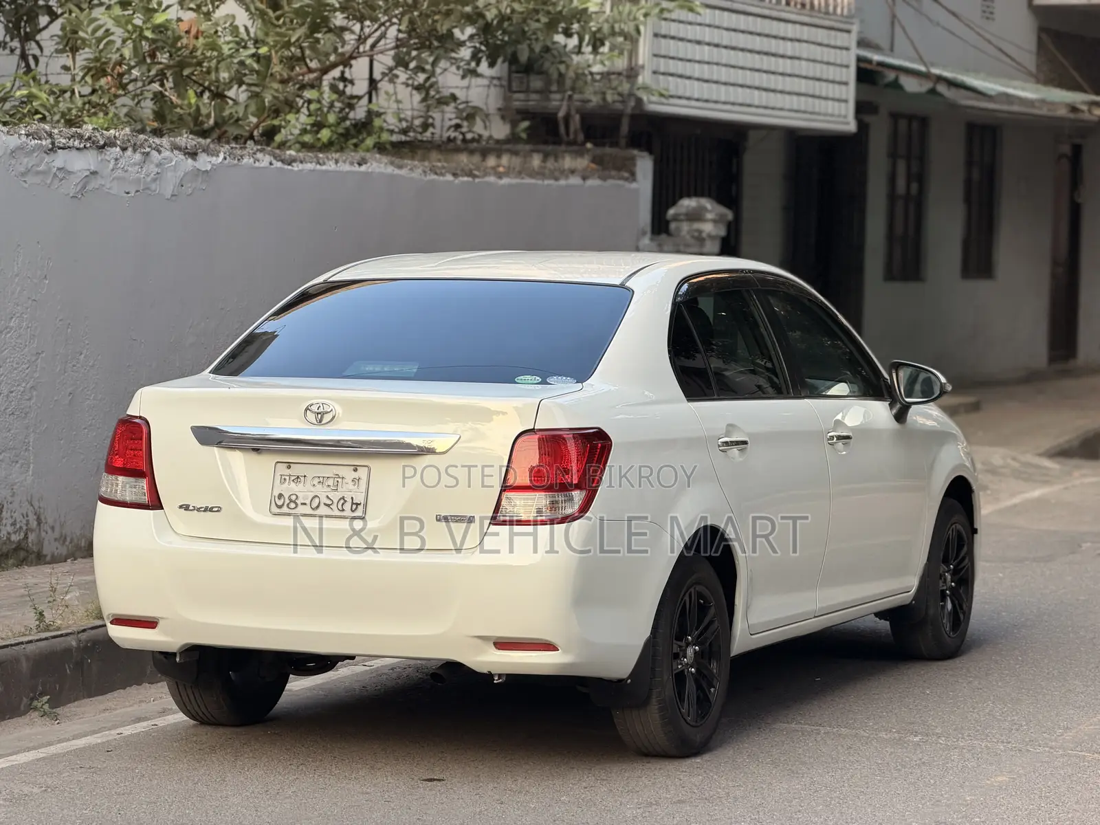 টয়োটা অ্যাক্সিও ১.৫ লাক্সেল টু হুইল ড্রাইভ ২০১৩ পার্ল