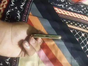 অ্যাপল আইফোন এক্সএস ৬৪ জিবি গোল্ড