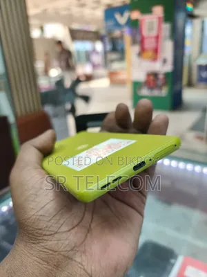 Motorola Moto G85 128 GB Yellow