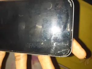 অ্যাপল আইফোন এক্সআর ৬৪ জিবি সাদা
