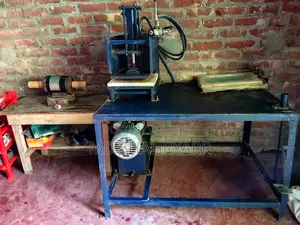 Semi Hydraulic Shoe Making Machine