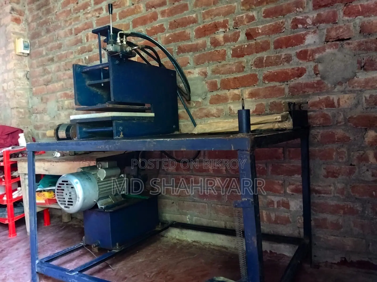 Semi Hydraulic Shoe Making Machine