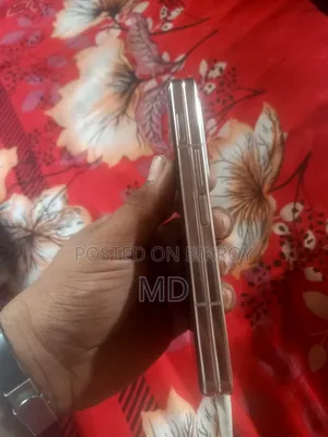 স্যামসাং গ্যালাক্সি জেড ফোল্ড৪ ২৫৬ জিবি কমলা
