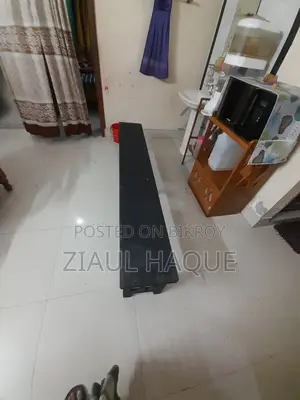 কাঠের বেঞ্চ