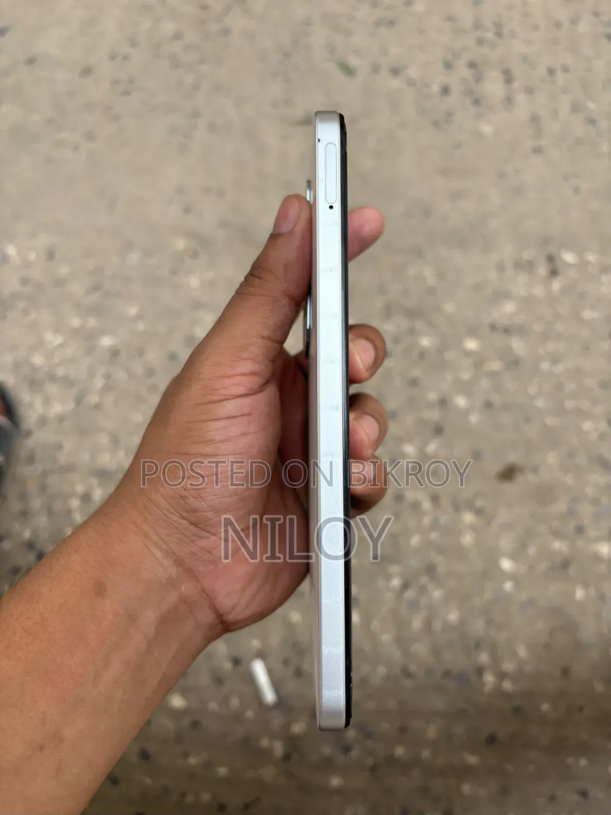রিয়েলমি সি৭১ ১২৮ জিবি হোয়াইট