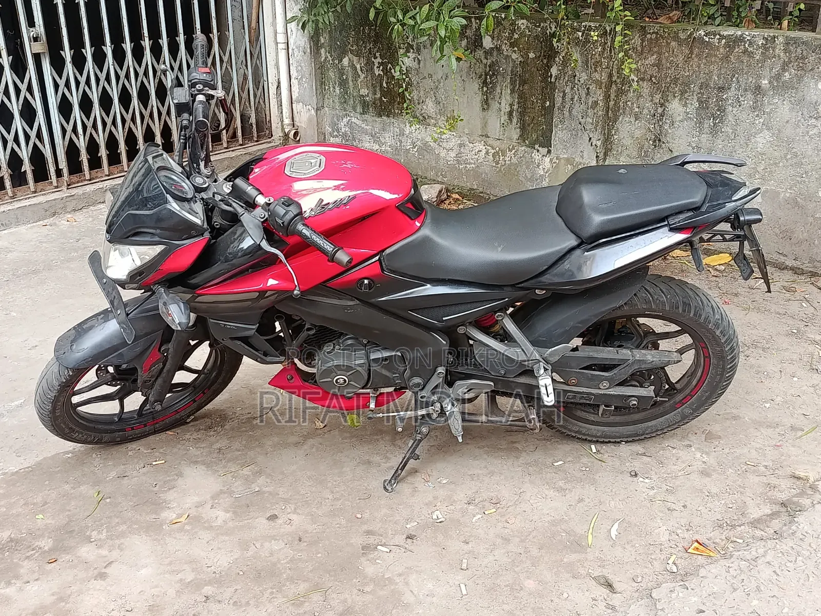 Bajaj Pulsar NS 160 2022 Red