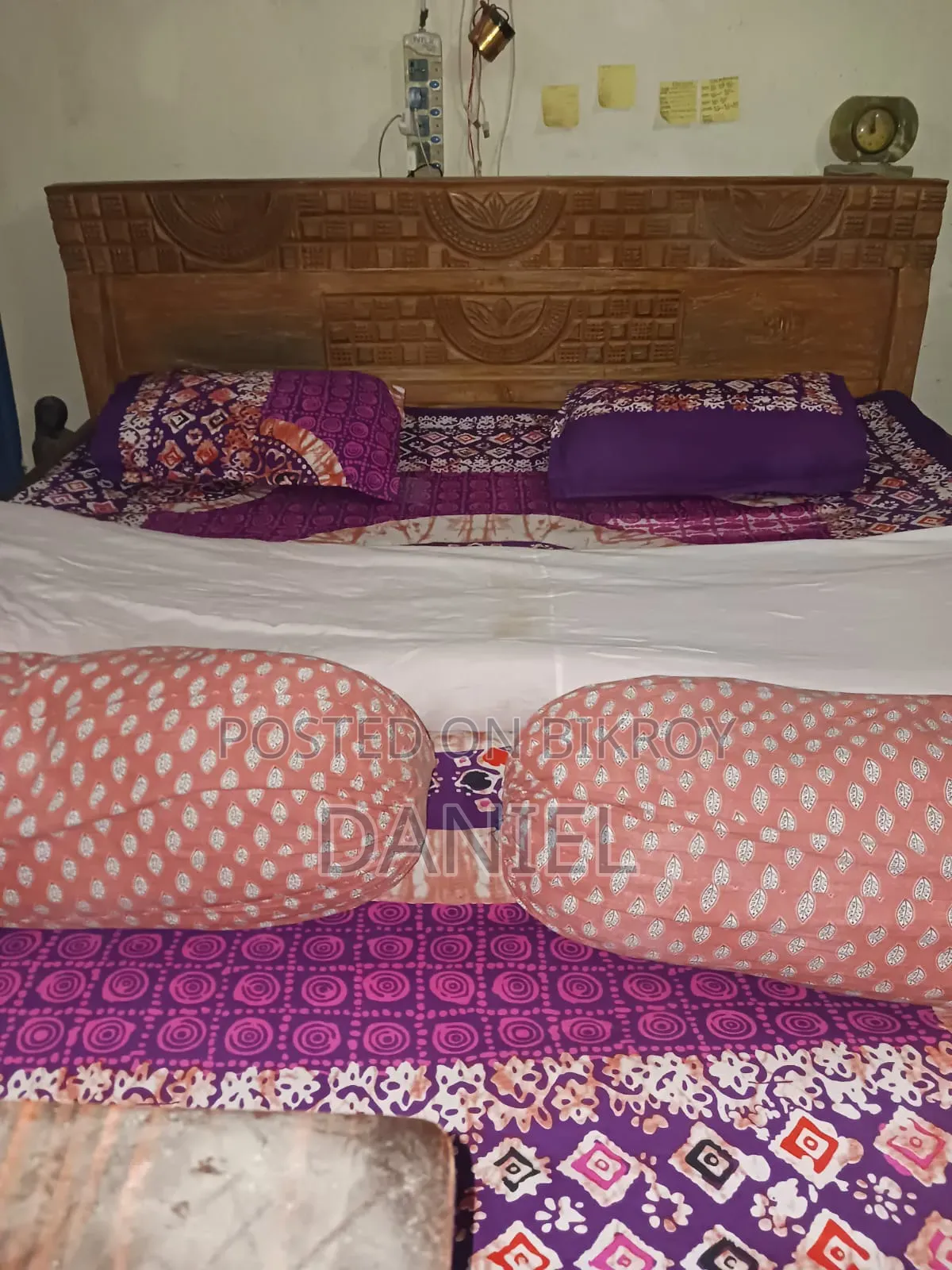 ১টা আকাশমনি খাট সহ ৪টা বালিশ ৩টা কম্বল বিক্রি হবে