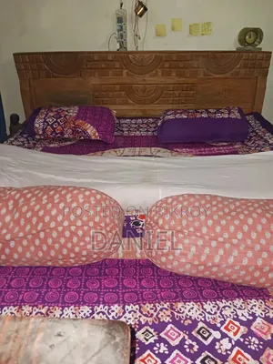 ১টা আকাশমনি খাট সহ ৪টা বালিশ ৩টা কম্বল বিক্রি হবে