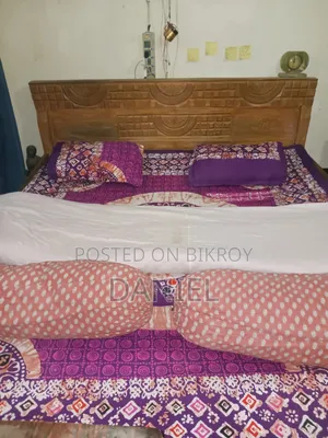 ১টা আকাশমনি খাট সহ ৪টা বালিশ ৩টা কম্বল বিক্রি হবে