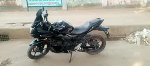 সুজুকি জিক্সার এসএফ ২০১৯ কালো