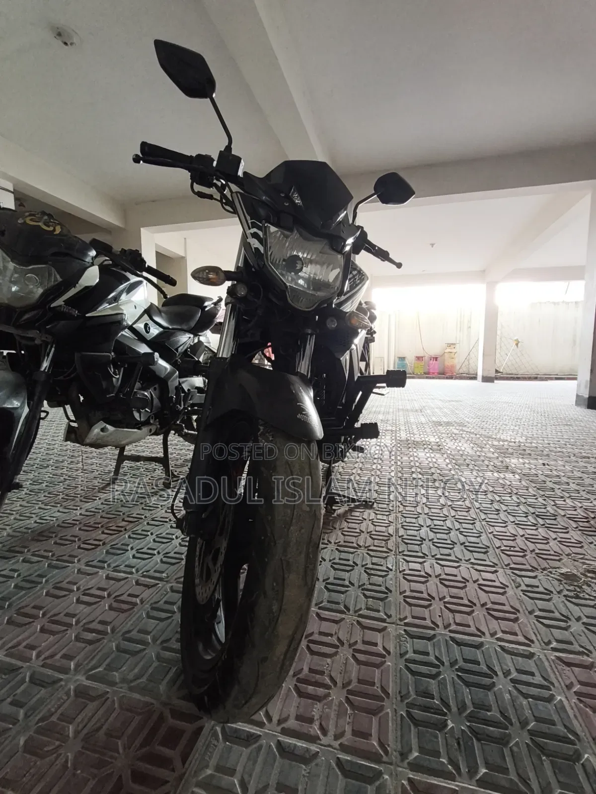 ইয়ামাহা এফজেডএস ভি২ ২০১৭ ব্ল্যাক