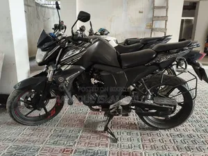 ইয়ামাহা এফজেডএস ভি২ ২০১৭ ব্ল্যাক