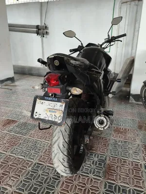 ইয়ামাহা এফজেডএস ভি২ ২০১৭ ব্ল্যাক