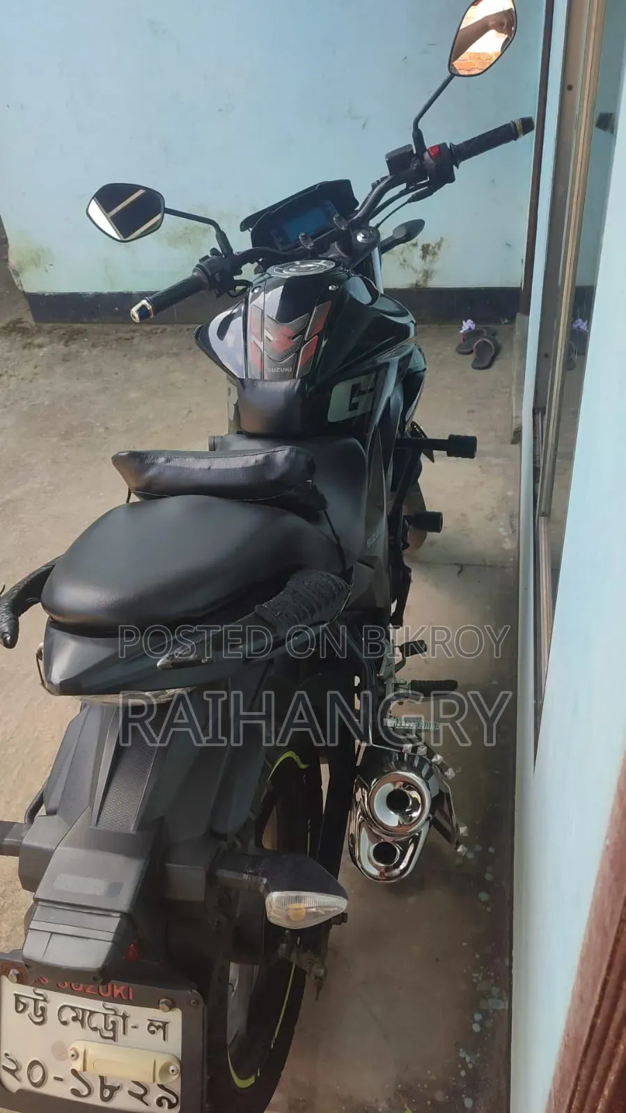 সুজুকি জিক্সার ২০২০ কালো