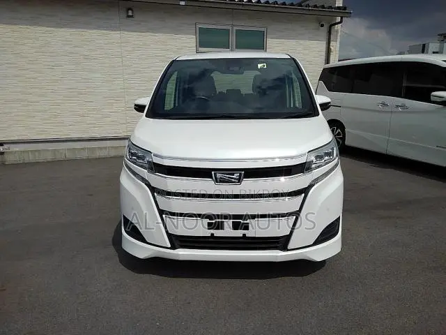 Toyota Noah 2.0 Front-Wheel Drive (8 Seater) 2021 Pearl