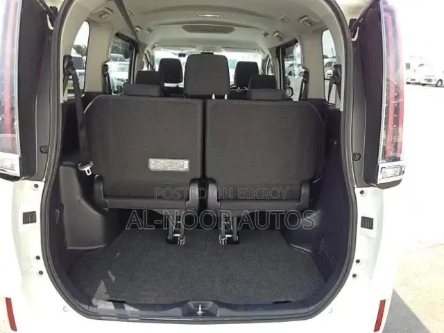Toyota Noah 2.0 Front-Wheel Drive (8 Seater) 2021 Pearl